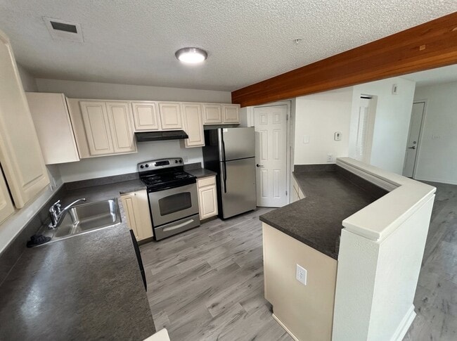 629 Walden Cir Unidad 202