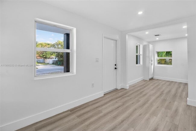 Photo - 428 NW 97th St