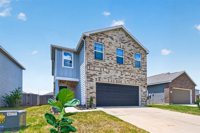 Photo - 654 Amesbury Rd
