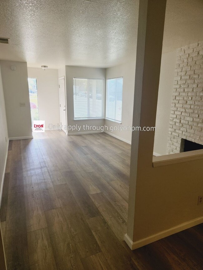 Photo - Renovated Halfplex! - Available Now!!
