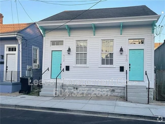Building Photo - 912 N Prieur St Rental