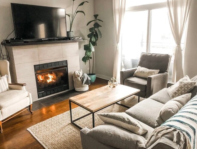 Photo - 1916 N Kedzie Ave