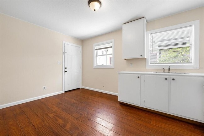 Photo - 321 Ohio Pl Unit C