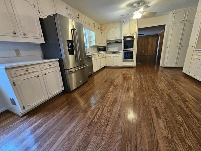 Photo - 1181 Lake Shore Cir