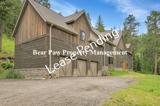 Building Photo - Spacious 4-Bedroom Retreat in Scenic Conif... Rental