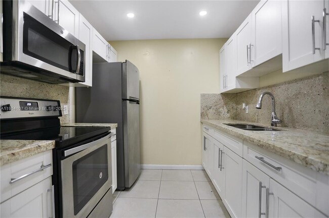 Building Photo - 13250 SW 4th Ct Unit 316G