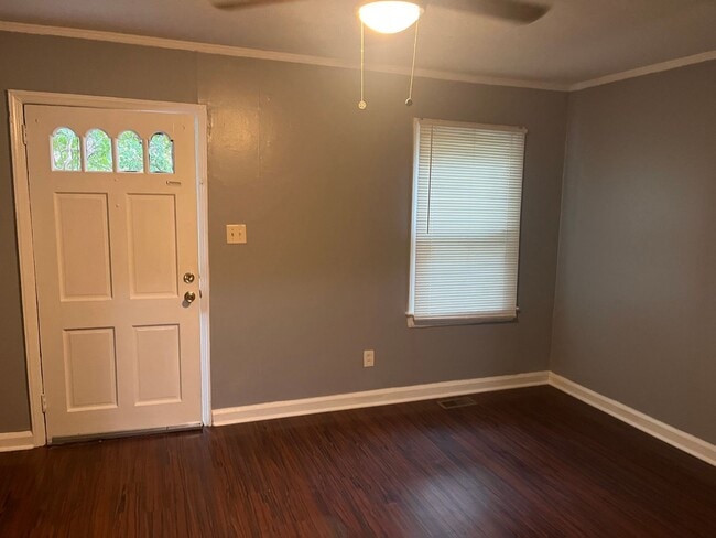 Photo - QUAINT 2 BEDROOM MINUTES FROM DOWNTOWN RALEIGH!