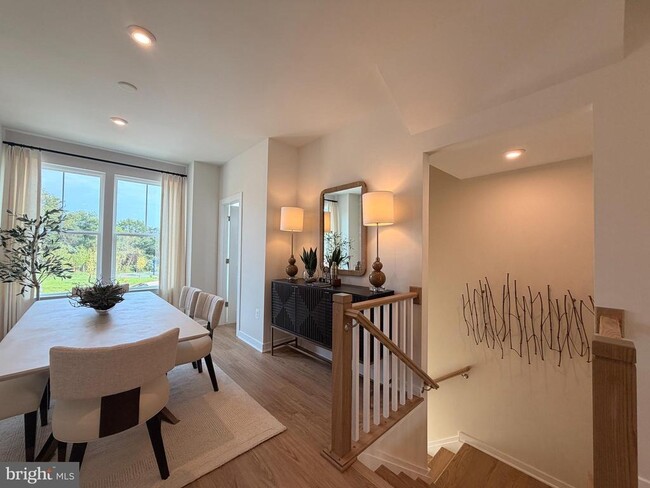 Photo - 8889 QUEENSFERRY Rd