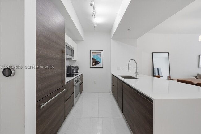 301 Altara Ave Unit 520