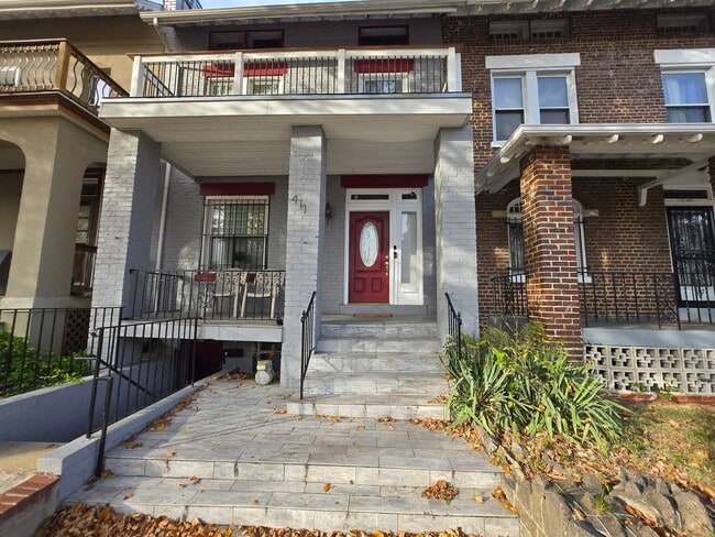 Photo - 411 Hobart Pl NW Unidad 411 Hobart Place