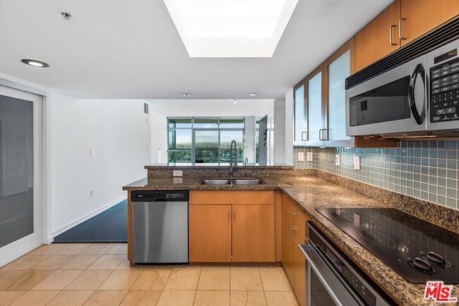 Photo - 13700 Marina Pointe Dr Unit 1019