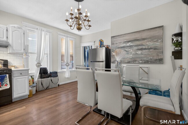 Photo - 361 Ridgefield Ave Unit 1