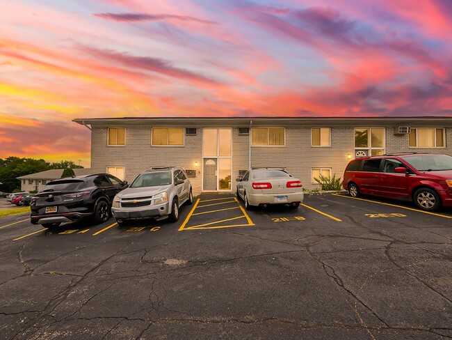 Building Photo - 211 Summit Ridge Unit Apt D