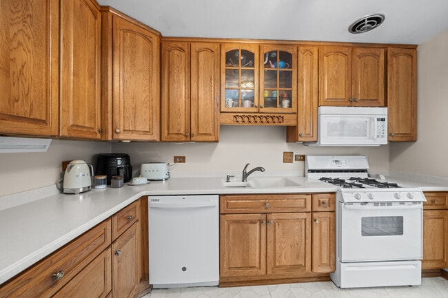 Photo - 1040 Hampton Hbr Unit 1040 Hampton Harbor