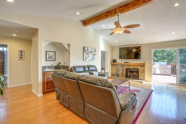 Photo - 420 Phoenix Cir Unit ID1304931P