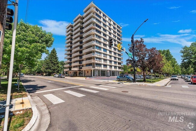 Building Photo - 200 N 3rd St Rental