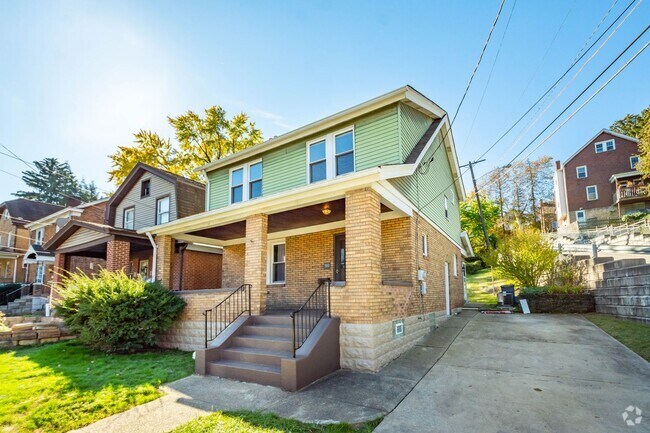 Building Photo - AVAILABLE SEPT 1ST!! GORGEOUS 3 BEDROOM IN... Rental