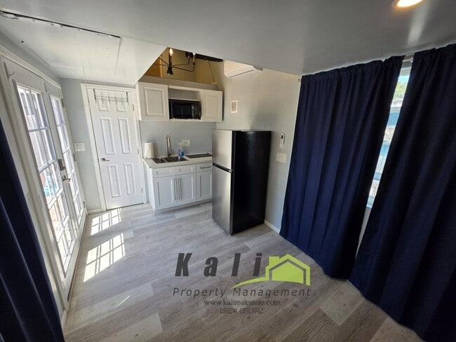 Photo - 536 Davidson St