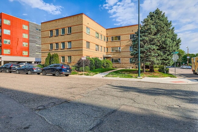 Building Photo - 1101 Bellaire St Unit 1
