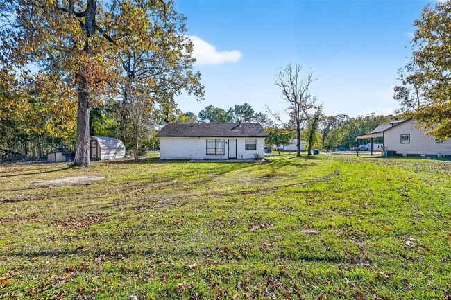 Building Photo - 23567 Pine Forest Dr
