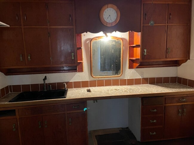 Photo - $1100 - 3 bed 1 bath - Single Family Home