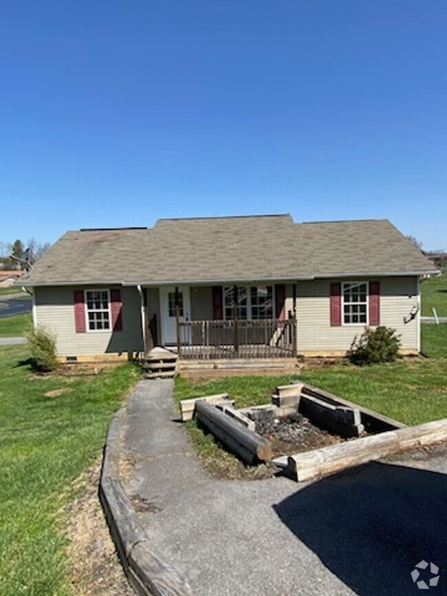 Building Photo - 3 bedroom 2 bath home in Maple Ridge Heigh...