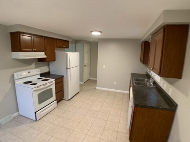 Photo - 3233 Hewitt Ave NW