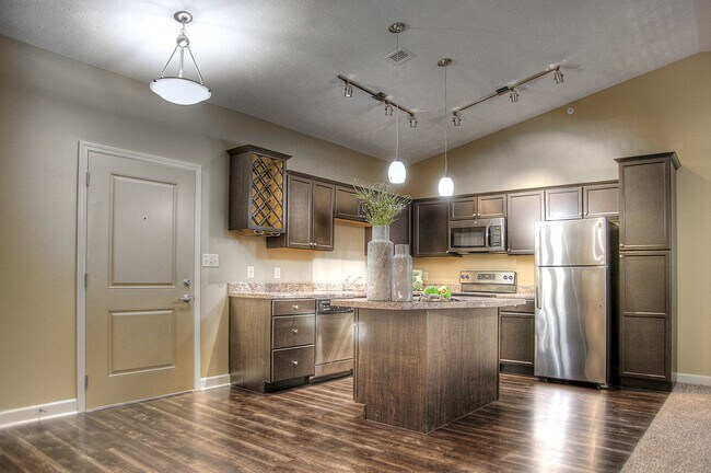 Summit Falls Apartments & Townhomes