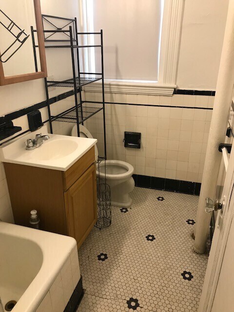 Building Photo - 1851 Commonwealth Ave Rental