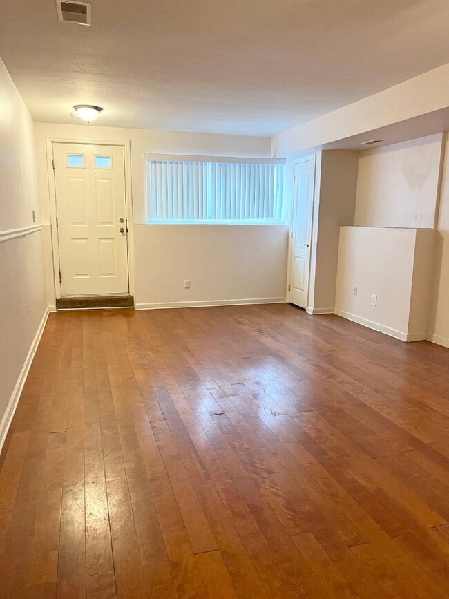 Photo - 35 Chesterfield Ln