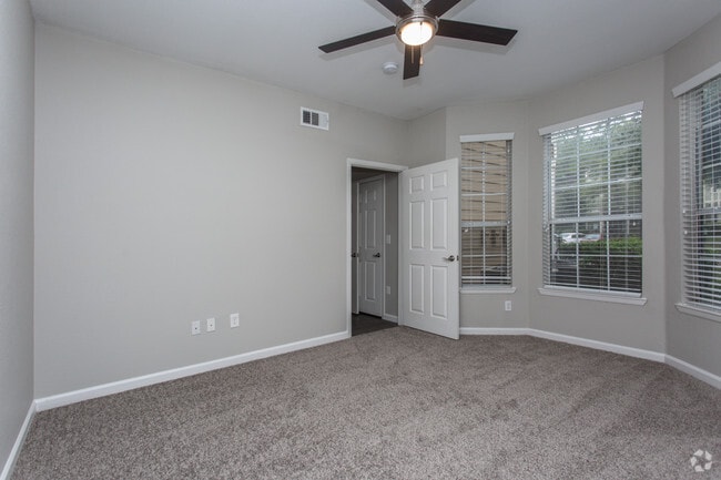 2 Br, Bedroom