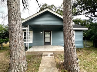 Photo - 300 N Oak Dr