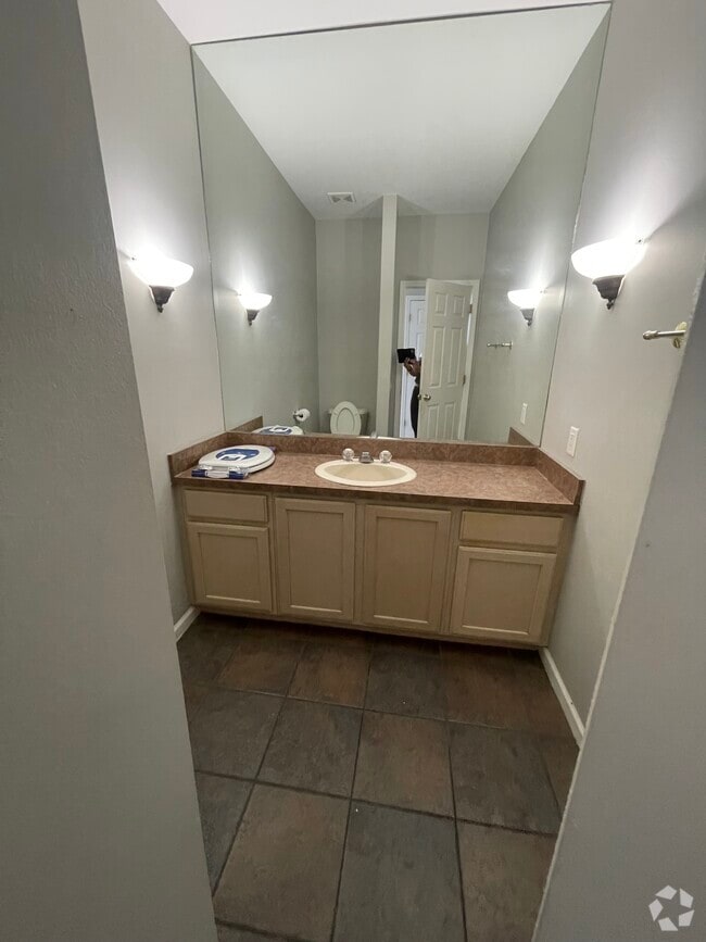 Building Photo - 7824 Watford Dr Rental