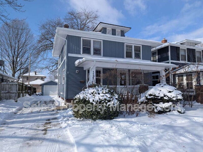 Building Photo - 1131 Pemberton Dr