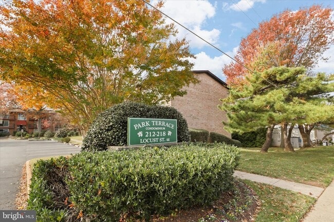 Photo - 214 Locust St SE Unidad 124