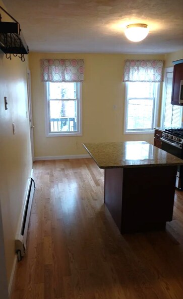 Photo - 198 Chelsea St Unidad 1