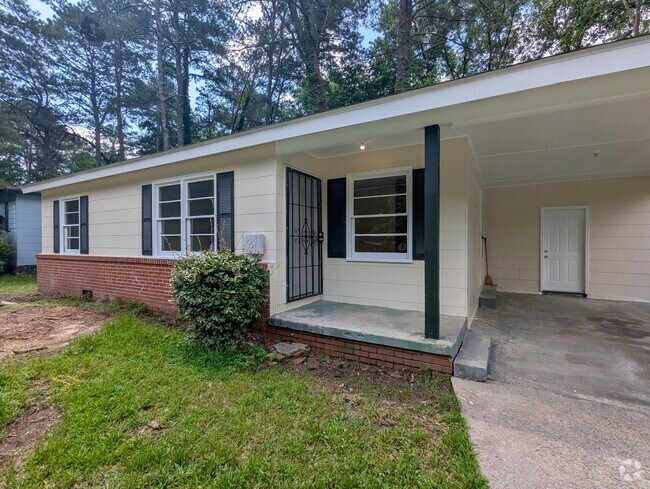 Building Photo - 2820 Argyle Dr NW Rental
