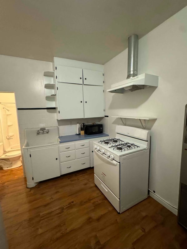 Photo - 611 W Pine St