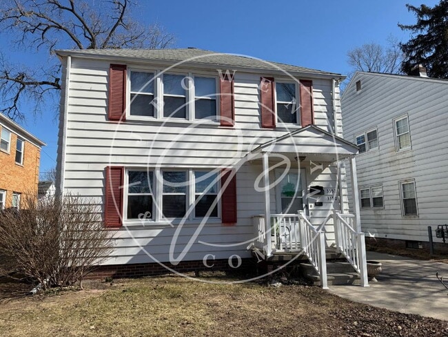 Photo - "Charming 2-Bed upper Duplex on Wyckliffe Parkway – Cozy Living Awaits!"