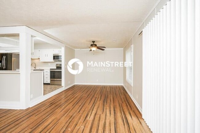 Photo - 3 Bedroom Pet-Friendly Home in LOUISVILLE, KY with Main Street Renewal