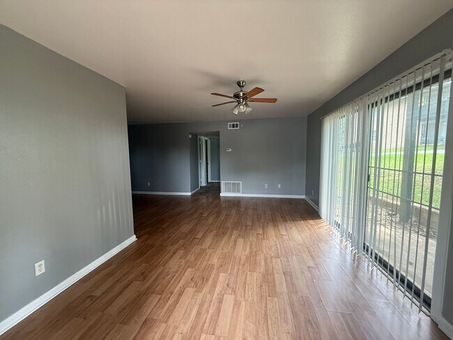 Photo - Downstairs unit close to TMH avail NOW!!! Unit 1825-2