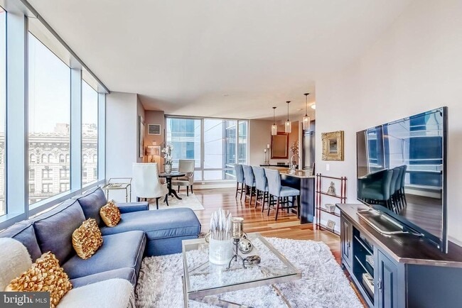 Building Photo - 1414 S Penn Square Unit 18A