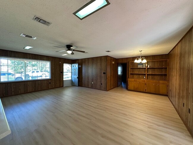 Photo - 697 Green St