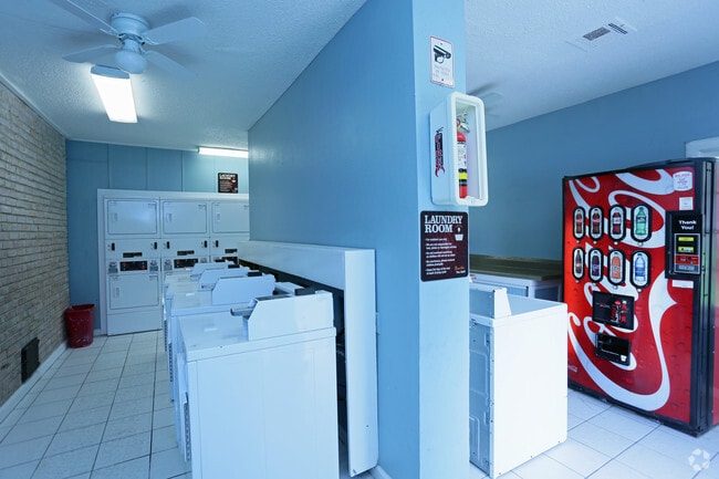 Photo - Midtown Oaks