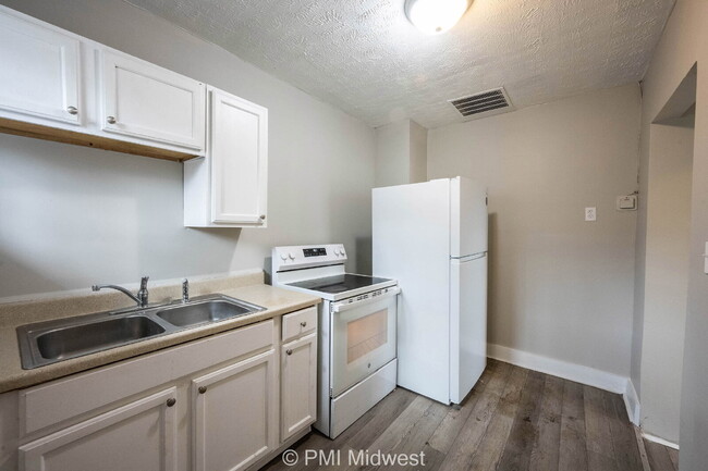 Photo - 2932 N Dearborn St Unidad B