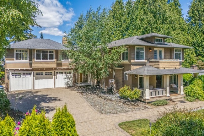 Building Photo - Luxury Remodeled Home in Prime West Bellevue Location