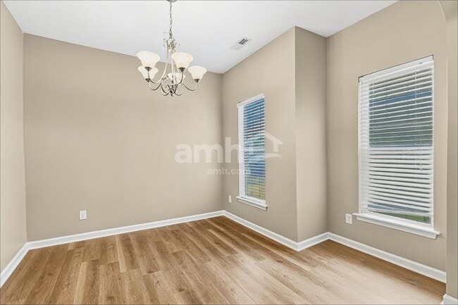 86 Chesterfield Ct