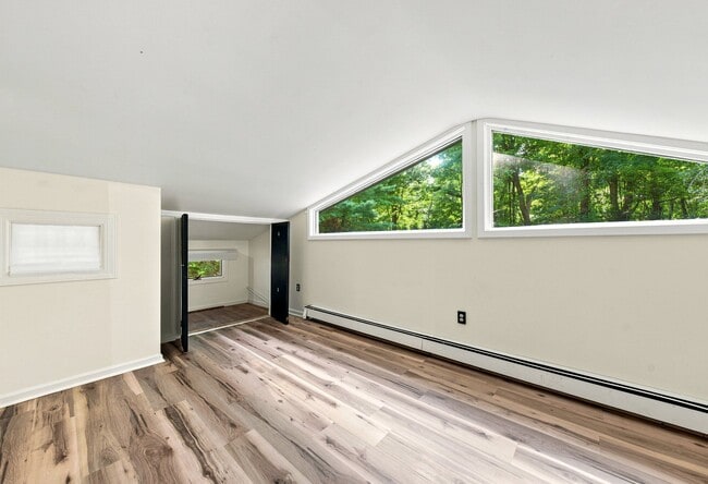 Photo - 8 McCroy Dr