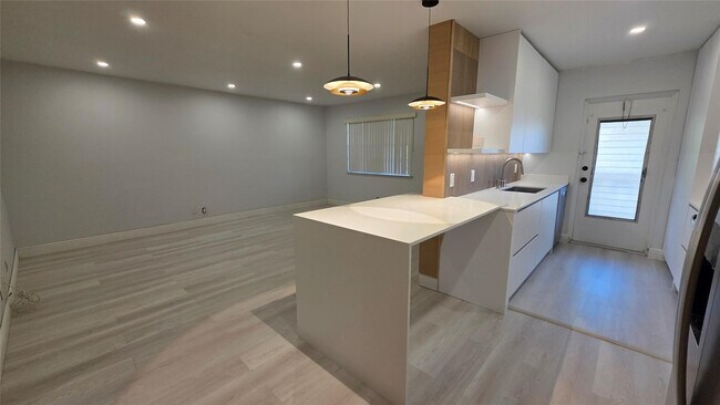 Photo - 8704 NW 35th St Unit 204