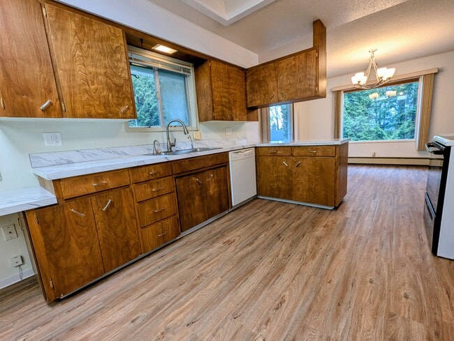 custom cherry cabinets - 2575 Yew Street Rd Unit 2600